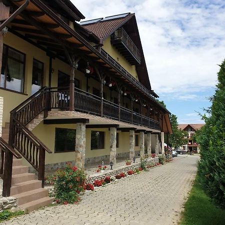 Pensiunea Roua Muntilor Simbata de Sus Exterior photo