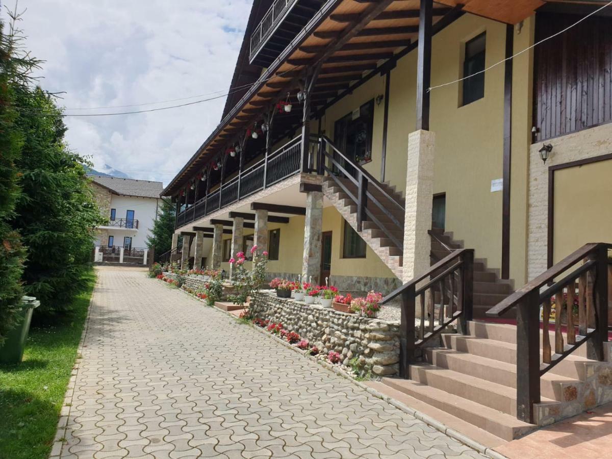 Pensiunea Roua Muntilor Simbata de Sus Exterior photo