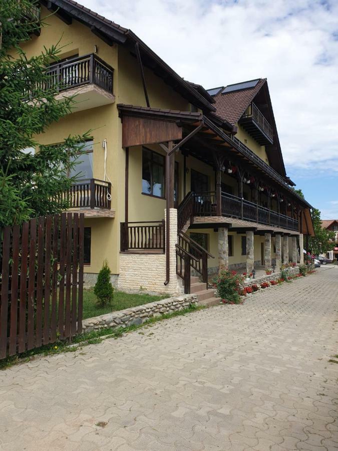 Pensiunea Roua Muntilor Simbata de Sus Exterior photo